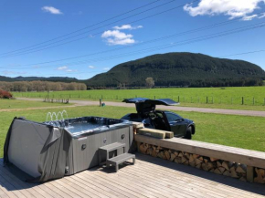 Full holiday home to yourself, up to 21 guests, Atiamuri